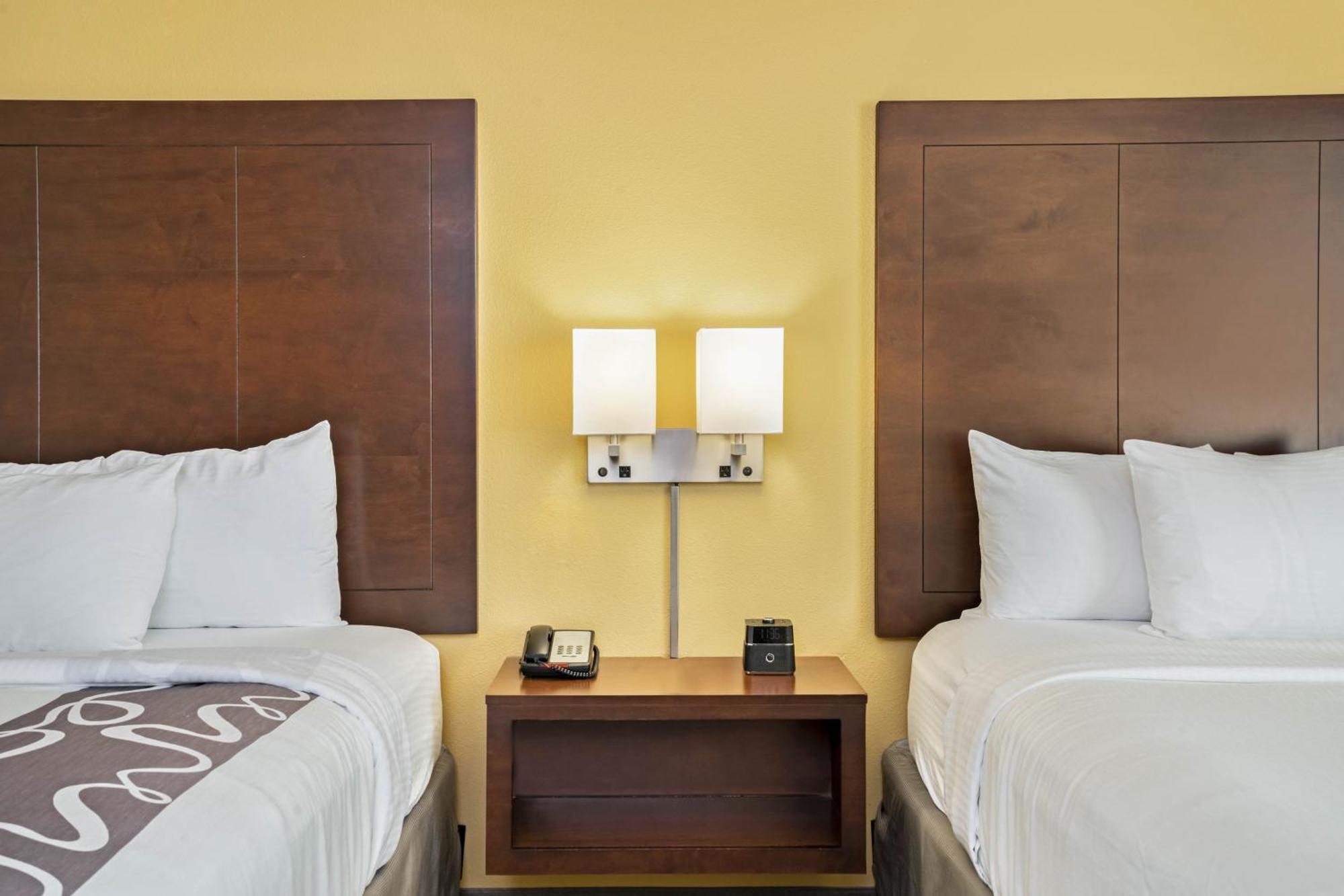 Deluxe Queen Room with Two Queen Beds