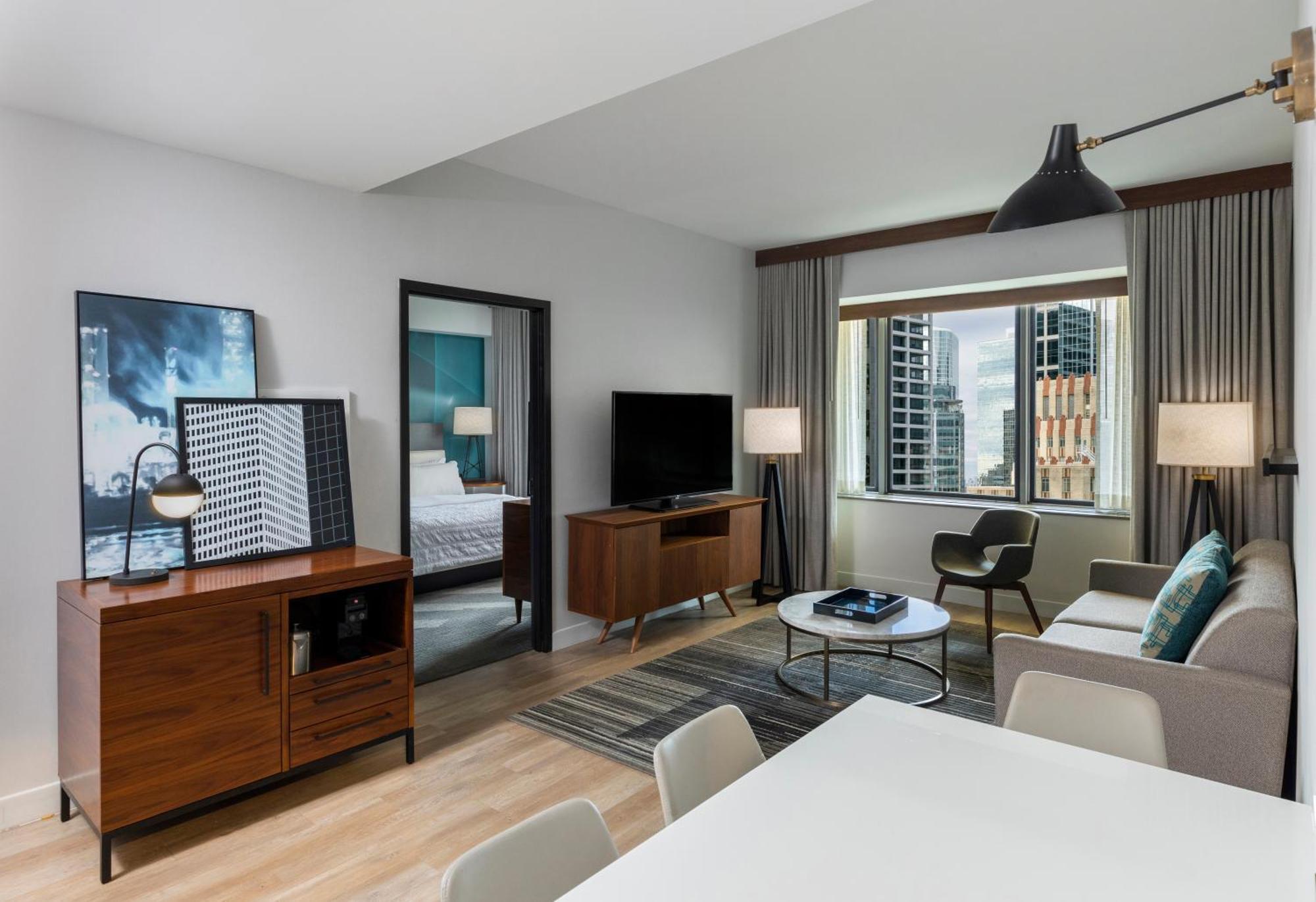 Suite, 1 King, Sofa bed,1553059309:JPEG