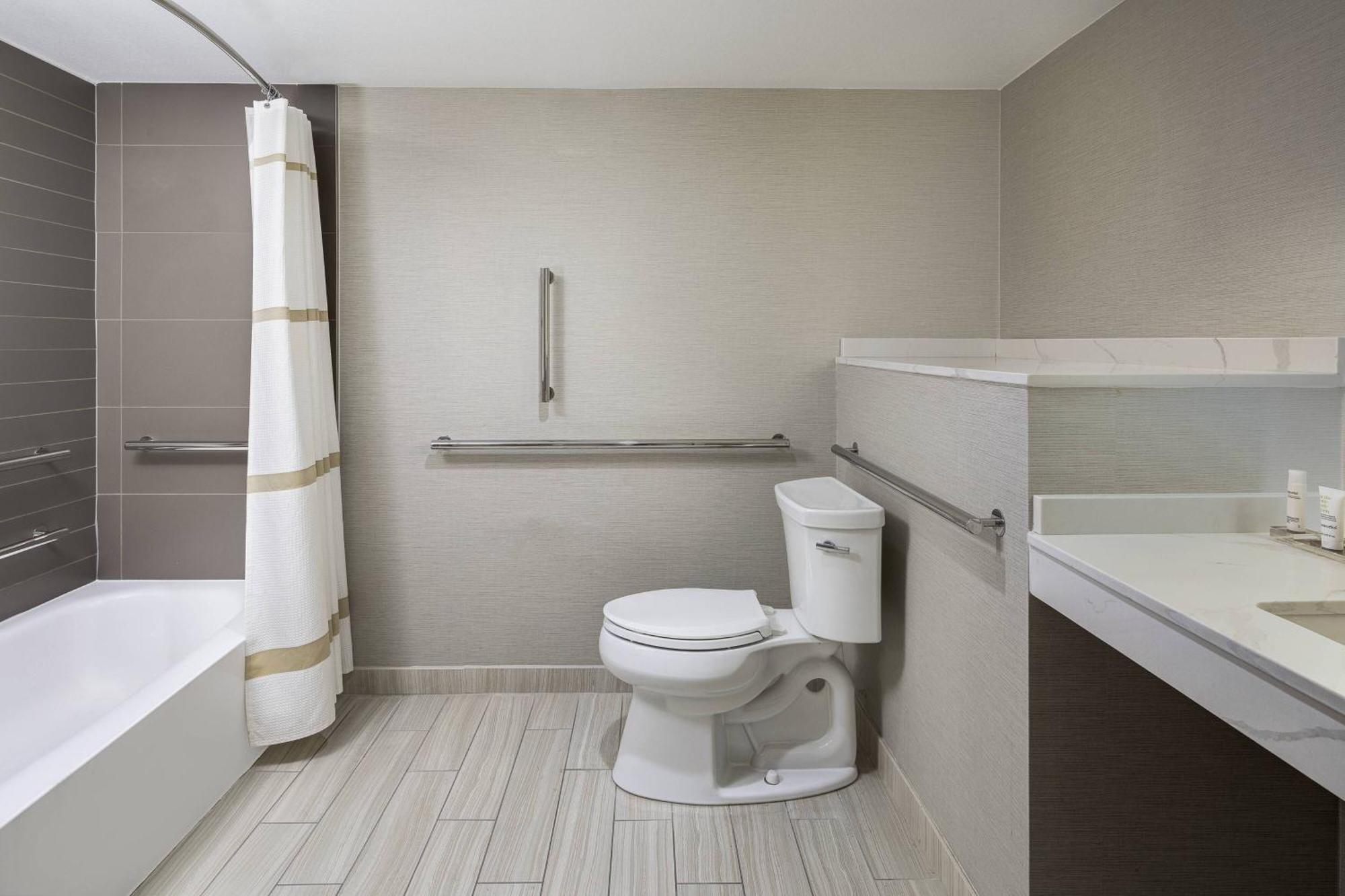 King Suite with Sofa Bed - Non-Smoking