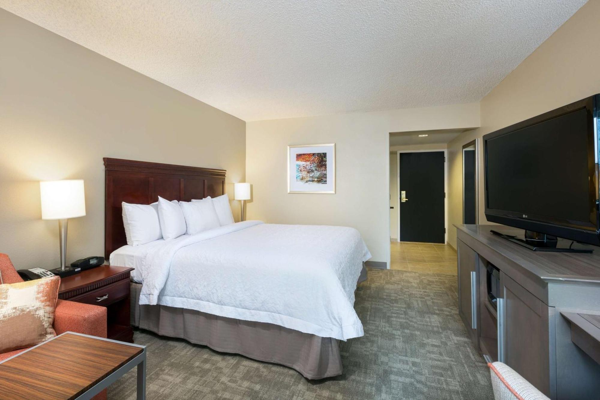 King Room with Sofa Bed and Bath Tub - Non-Smoking,1622024257:JPEG