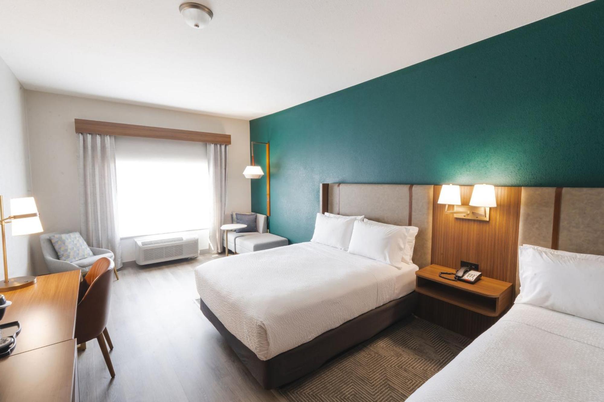 Queen Room with Two Queen Beds - Hearing Accessible/Non-Smoking