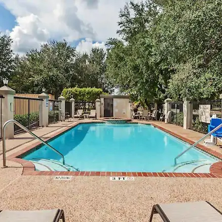 Hampton Inn & Suites Houston-Westchase-3